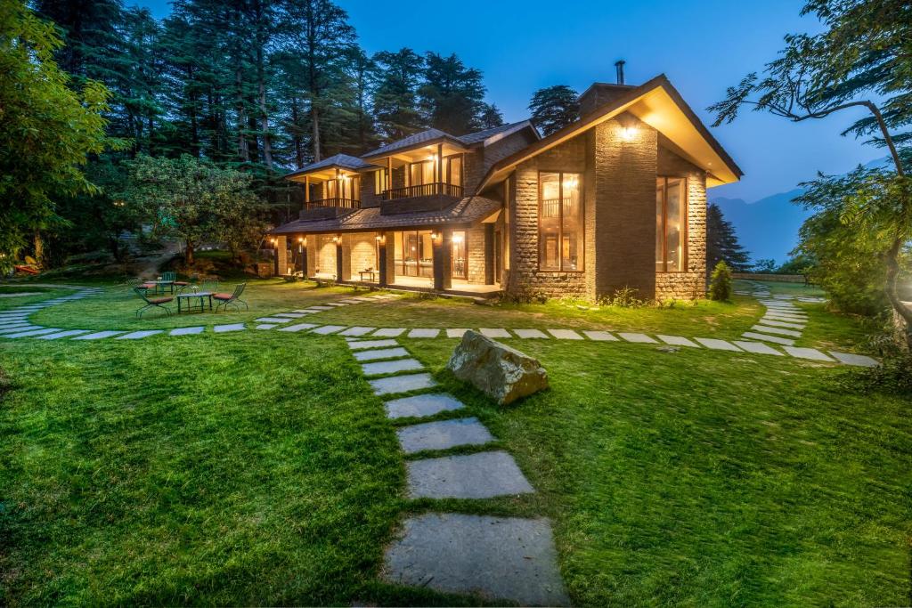 Hotel Eagles Nest - Best Hotels in Himachal Pradesh