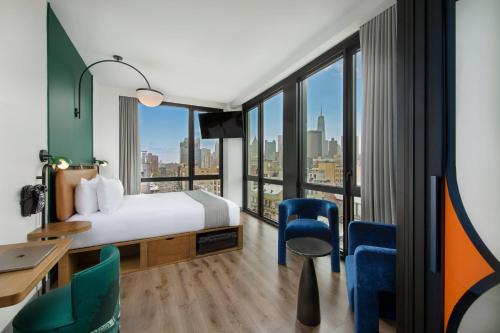 Moxy NYC Lower East Side - New York Hotels with Suites