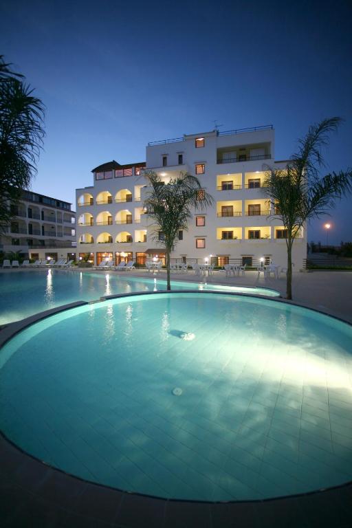 Forte Hotel - Best Pool Hotels in Rome