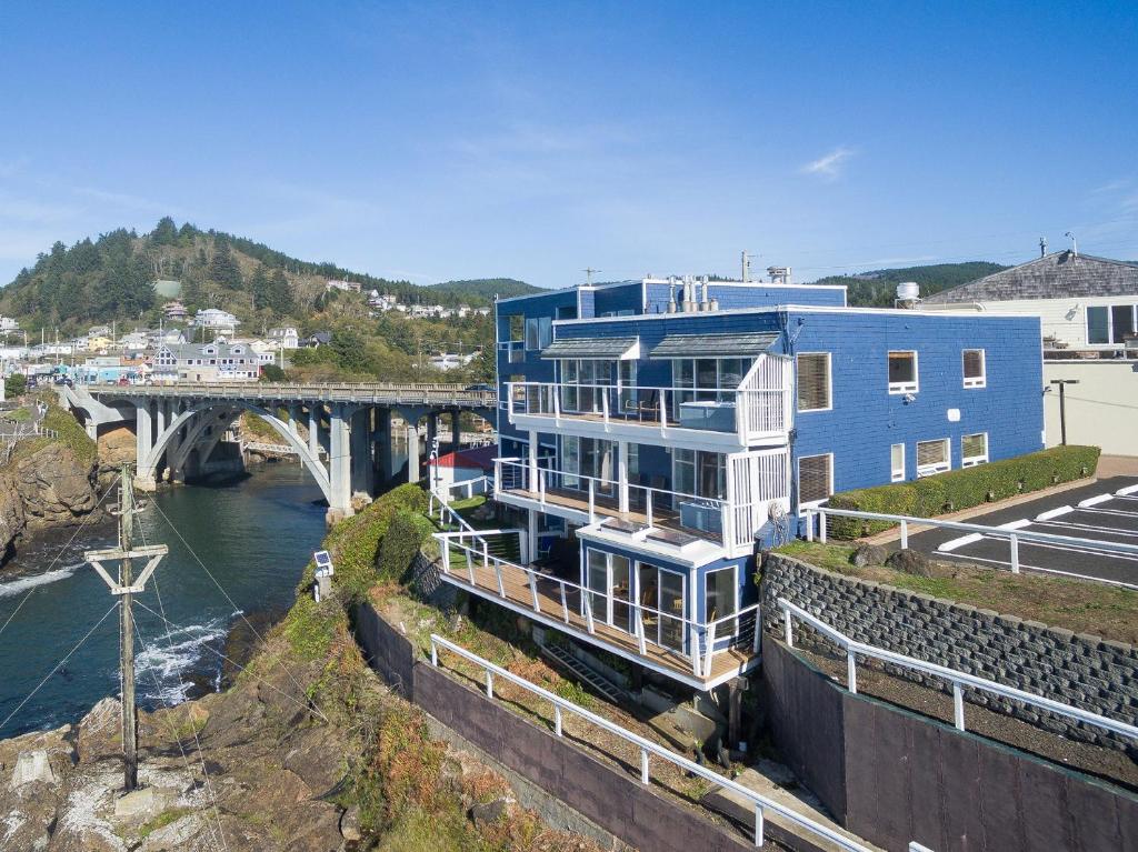 Channel House - Best Hotels Depoe Bay