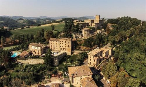Antico Borgo Di Tabiano Castello - Relais de Charme - Best Hotels in Emilia Romagna