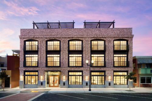 The Piccolo - Best Hotels in Paso Robles