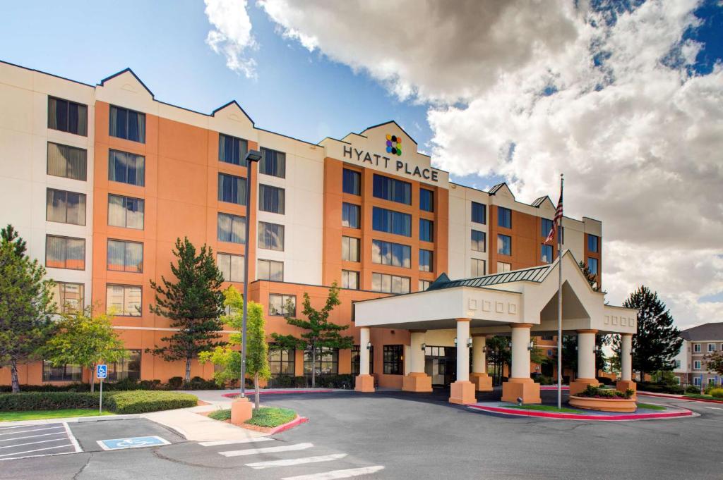 Hyatt Place Albuquerque Airport - Best Hotels with Airport Shuttle Service in Albuquerque, NM