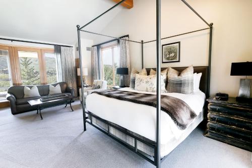 Luxury King Room with Mountain View Hotel Room - Best Hotels in Utah