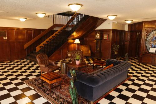 The Boulder Broker - Best Parking Hotels in Boulder, CO