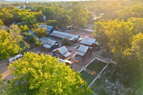 Camp Comfort - Best Hotels in Texas