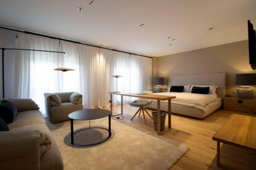 Zenit Sevilla - Best Pool Hotels in Seville