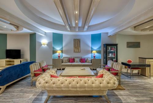 Virgen de los Reyes - Best Pet-Friendly Hotels in Seville