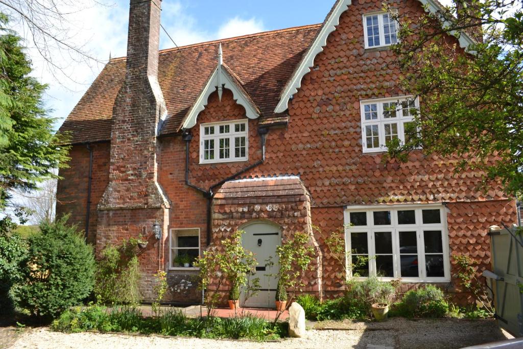 Tresco House - Best Hotels in Wiltshire