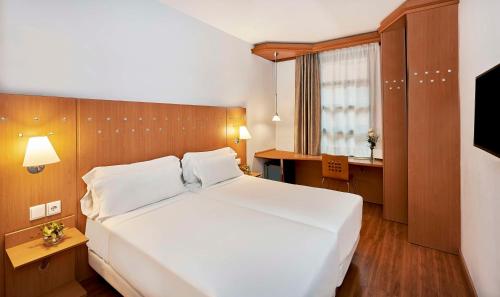 NH Valencia Las Ciencias - Best Pet-Friendly Hotels in Valencia