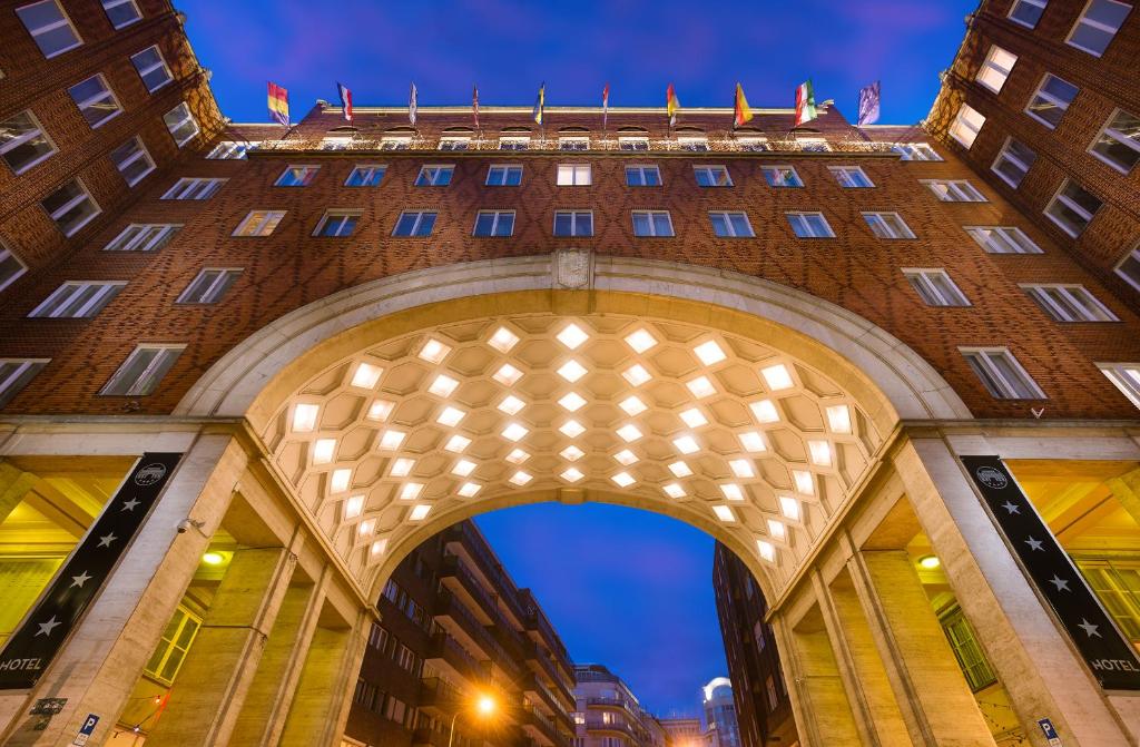 Arcadia Hotel Budapest - Best Parking Hotels in Budapest