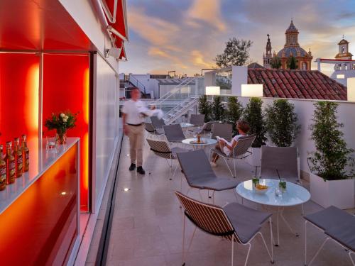 Hotel Rey Alfonso X - Best Pool Hotels in Seville
