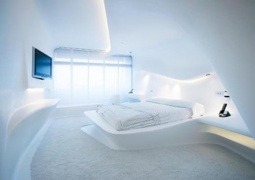 Hotel Puerta America - Madrid Hotels with Pools