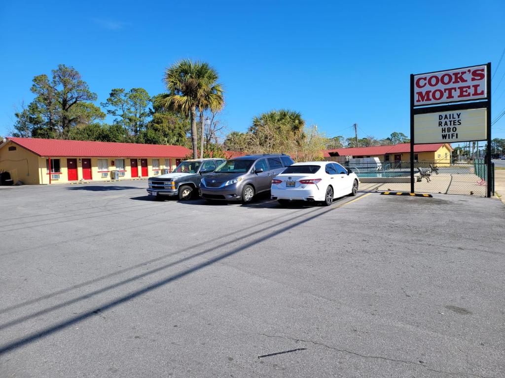 Cook's Motel- Panama City Beach - Best Pool Hotels in Panama City Beach, FL