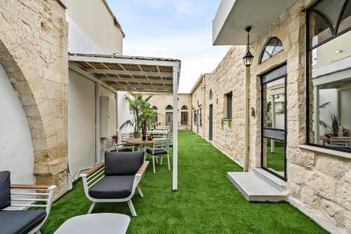 Old City Boutique - By La-Finca