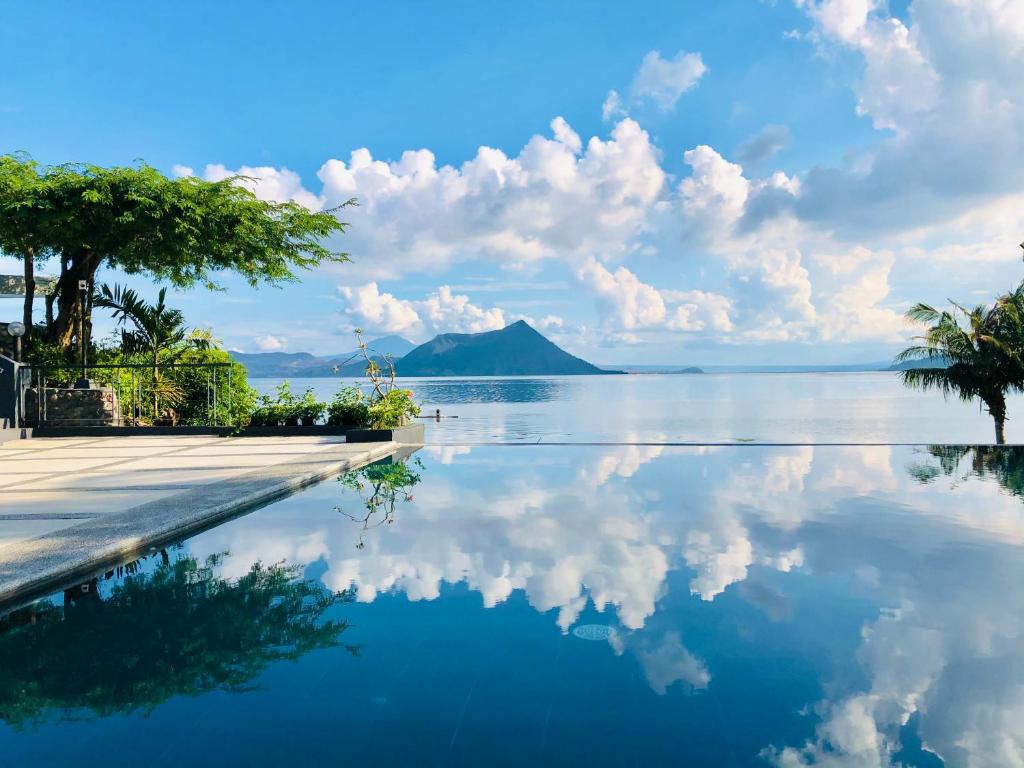 Nuuk Taal Lake - Best Hotels in Tagaytay