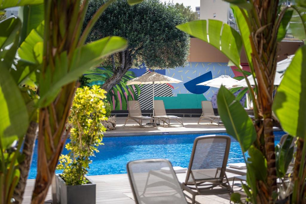 Climia Benidorm Plaza - Best Pool Hotels in Benidorm