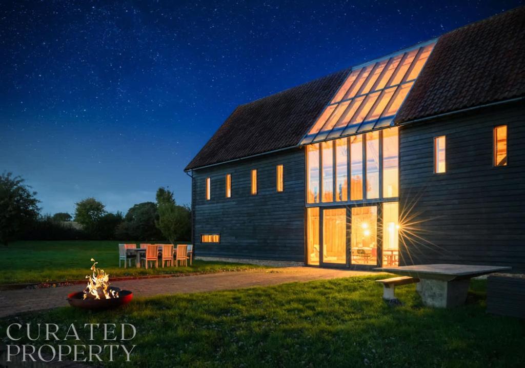 Grand Suffolk Barn Conversion - Best Hotels in Suffolk