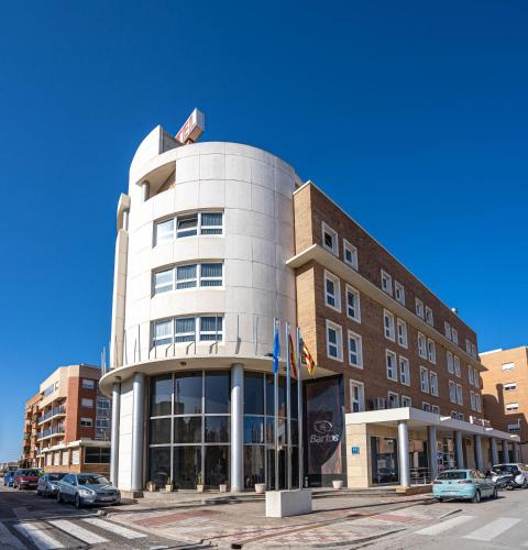 Hotel Bartos - Best Pool Hotels in Valencia
