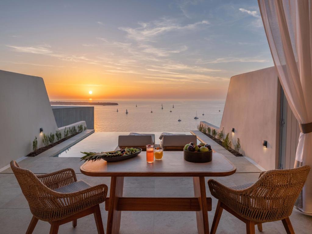 Santo Mine Oia Suites - Best Hotels in Santoríni