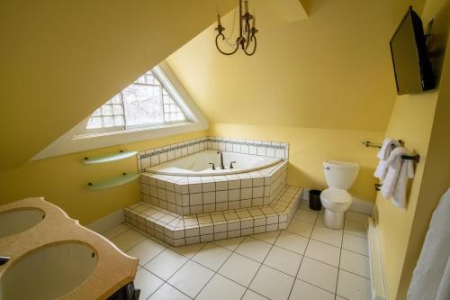 Pope House - Hist. Mansion - The Green Suite - Best Hotels in Montana