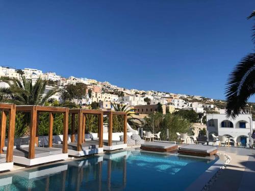 Callia Retreat Suites - Adults Only - Best Hotel Pools on Santorini