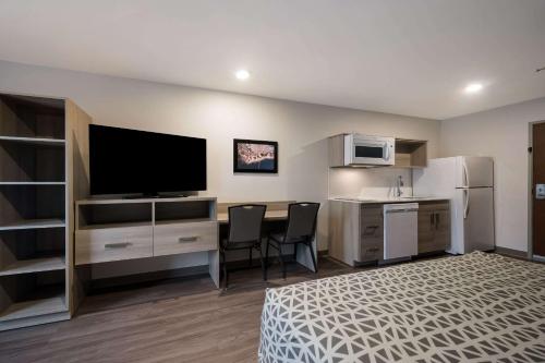 WoodSpring Suites Wixom - Novi
