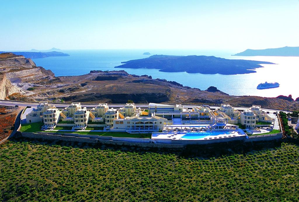 The Majestic Hotel - Best Business Hotels in Santorini