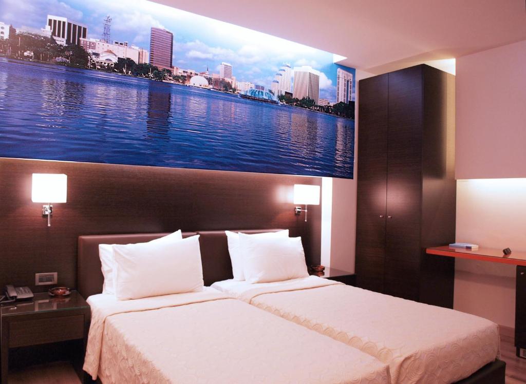 Athens City Hotel - Best Hotels with Pools in Athens