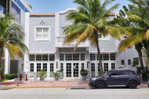 The Julia Hotel - Best Hotels with Free Breakfast in Miami Beach, FL