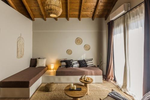 Poesia Suites