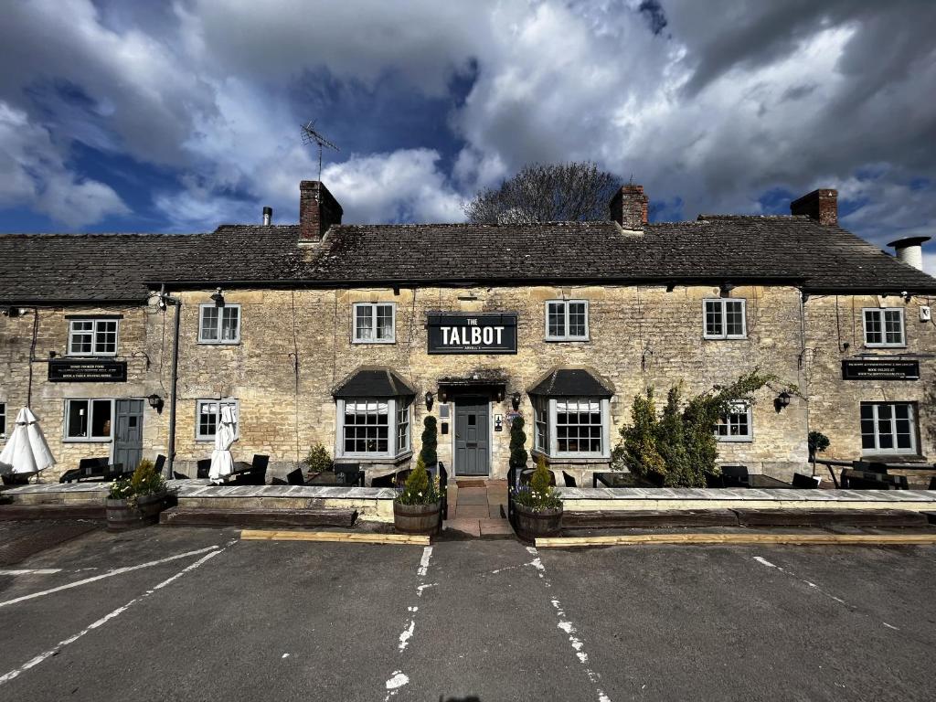 The Talbot Inn - Best Hotels in Somerset