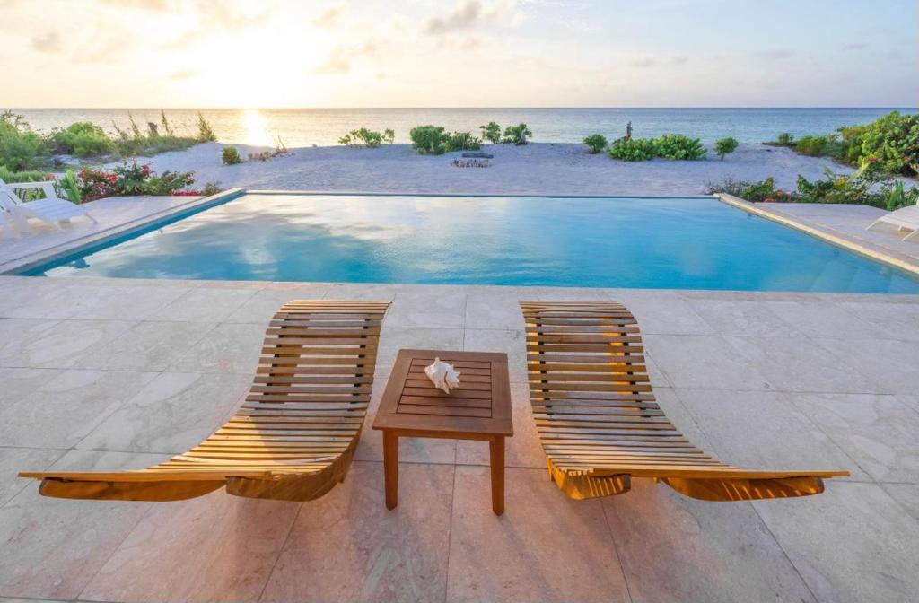 Caicos Way - Best Pet-Friendly Hotels in Turks & Caicos